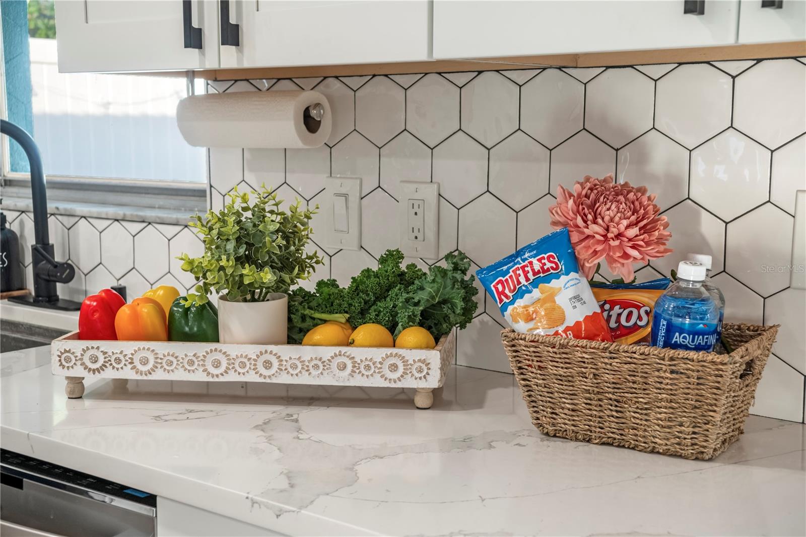 Listing photo id 9 for 8693 Pinetree Drive E