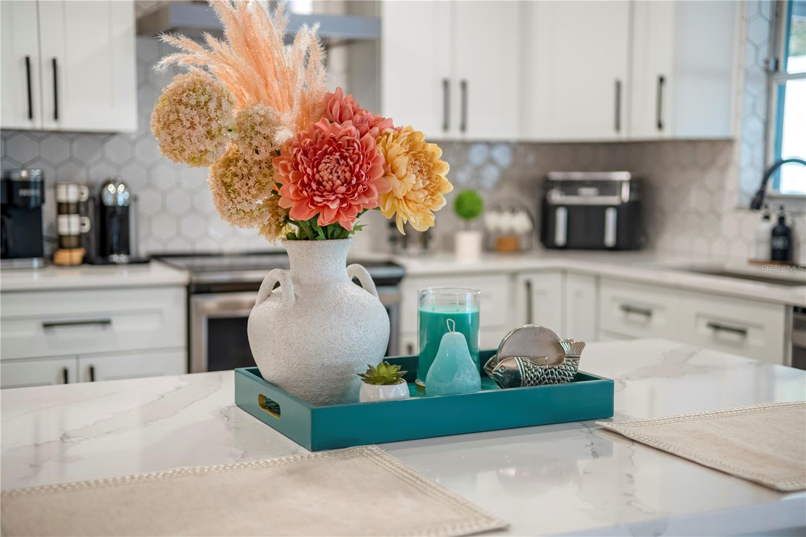 Listing photo id 10 for 8693 Pinetree Drive E