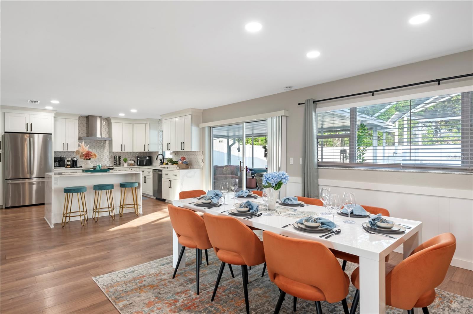 Listing photo id 14 for 8693 Pinetree Drive E