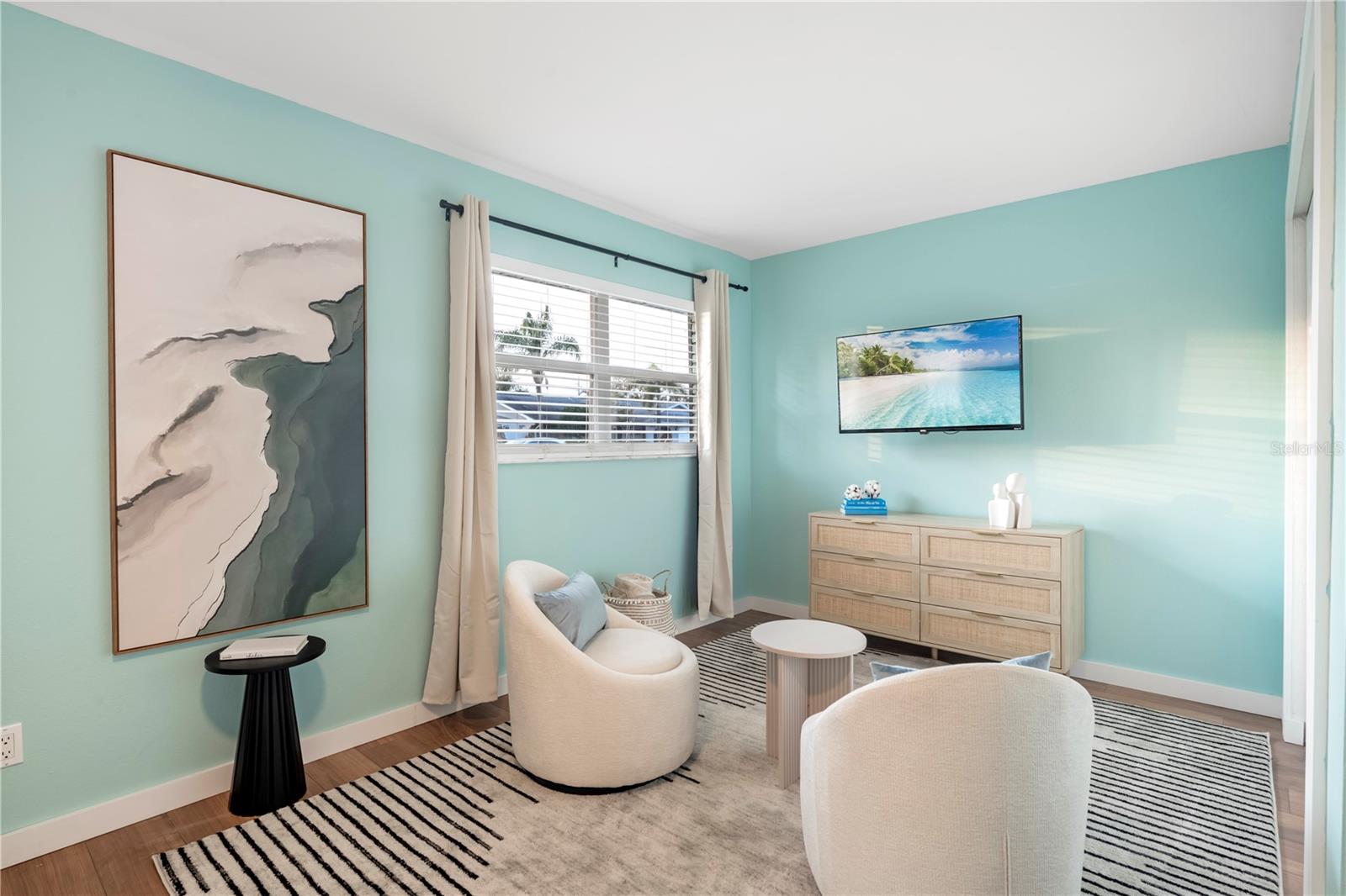 Listing photo id 22 for 8693 Pinetree Drive E