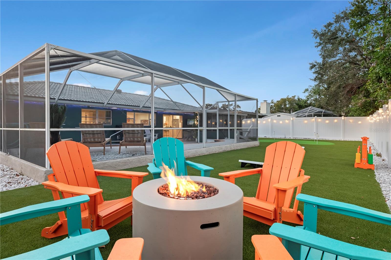 Listing photo id 33 for 8693 Pinetree Drive E