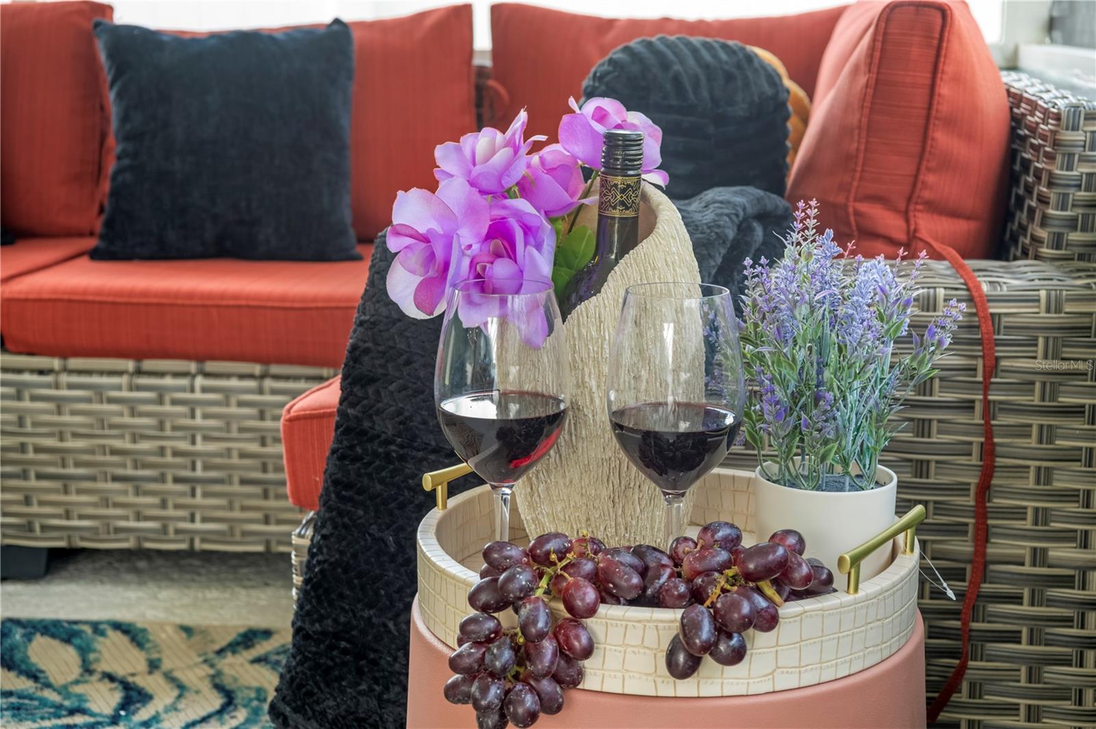 Listing photo id 6 for 8693 Pinetree Drive E