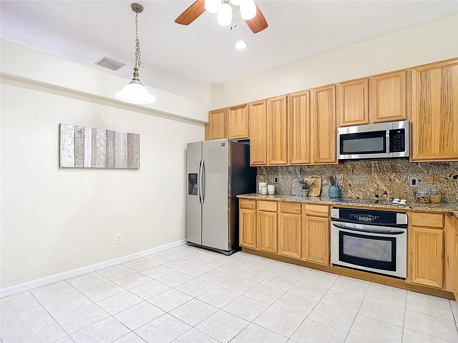 Image 14 of 63 For 416 Golden Elm Drive