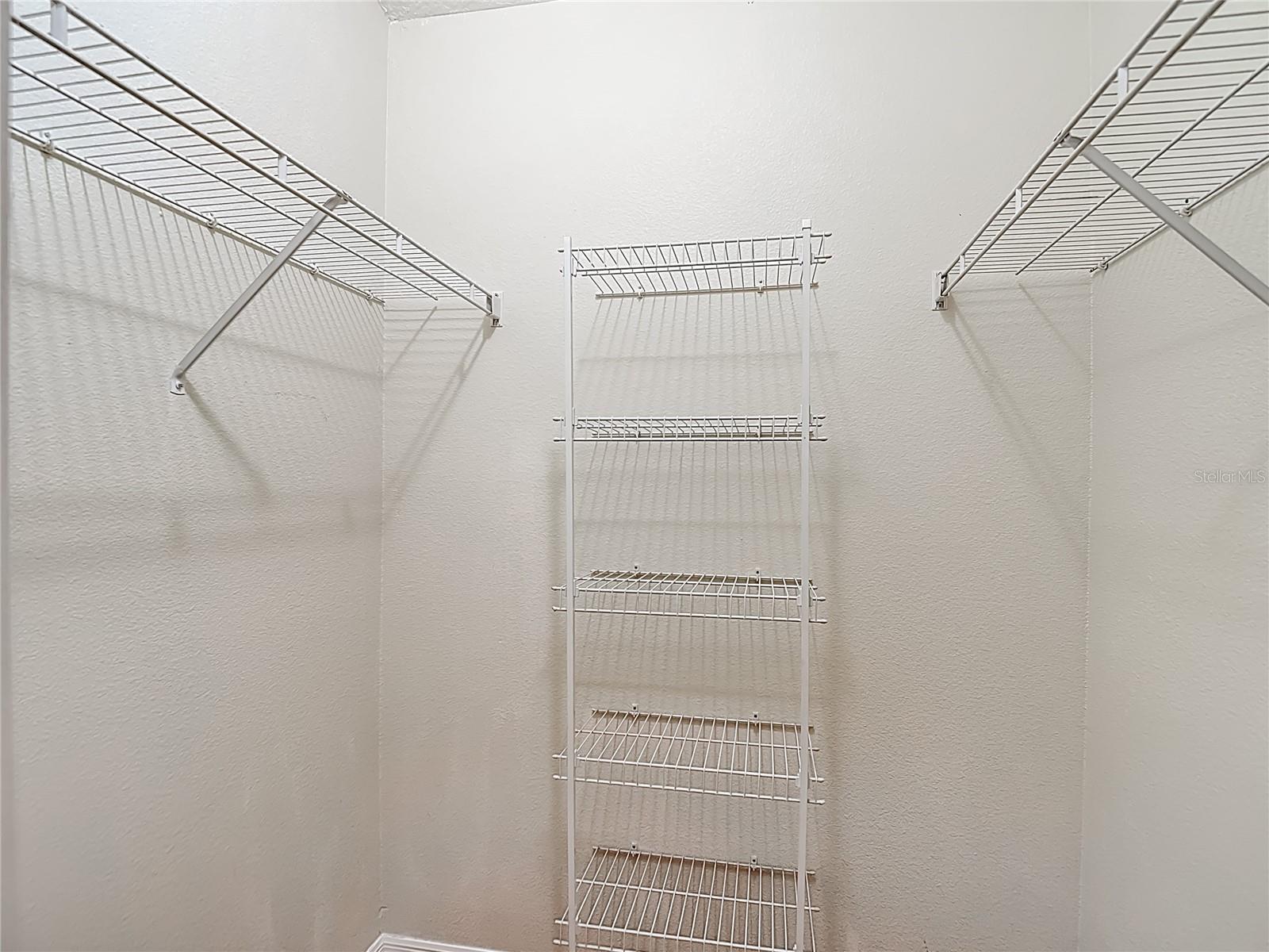 Image 28 of 63 For 416 Golden Elm Drive