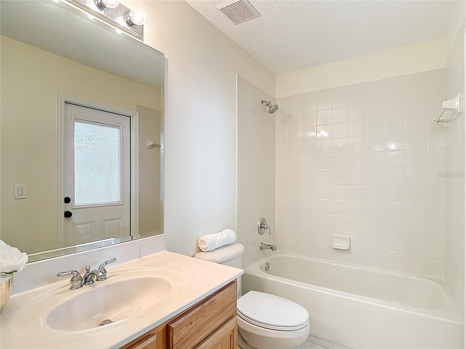 Image 36 of 63 For 416 Golden Elm Drive