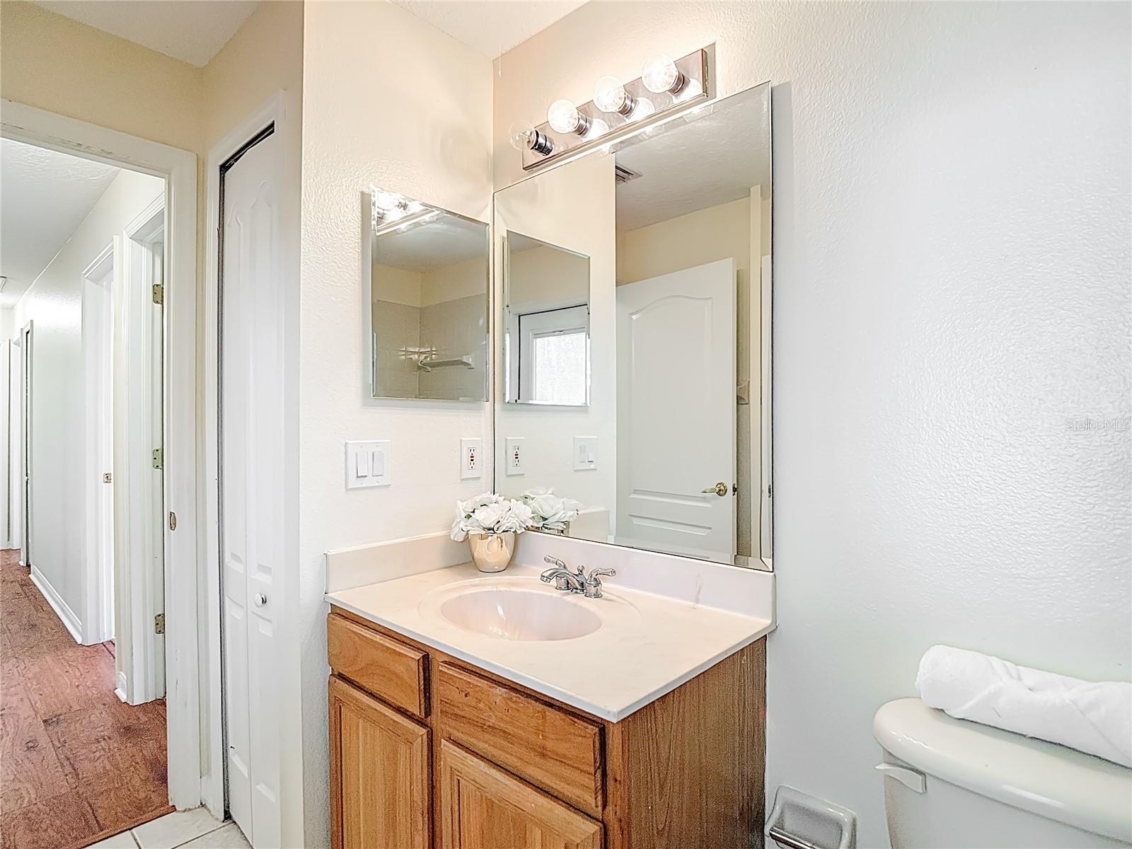 Image 37 of 63 For 416 Golden Elm Drive