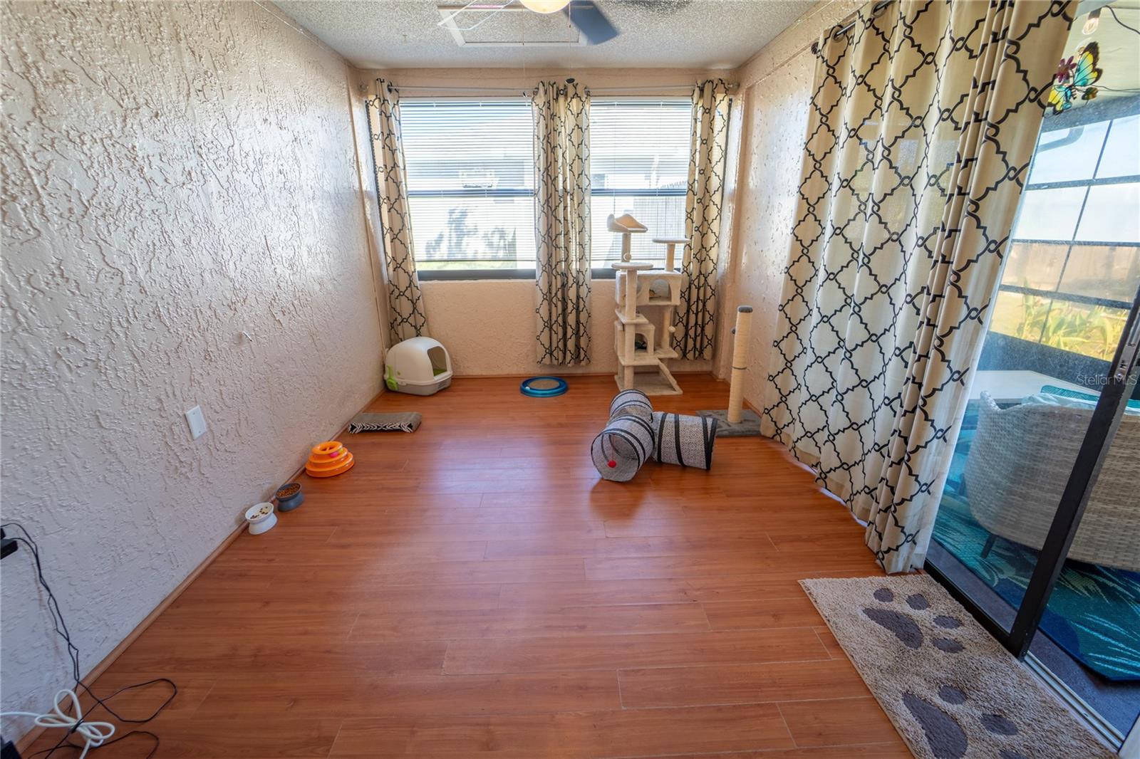 Image 28 of 47 For 1394 Escobar Avenue