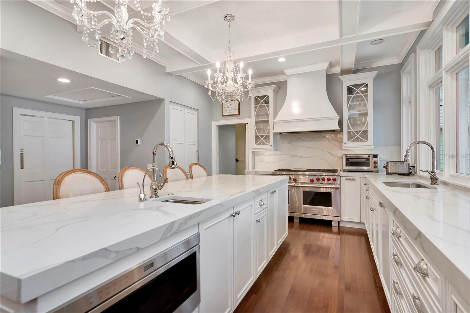 Listing photo id 9 for 6220 Bayshore Boulevard