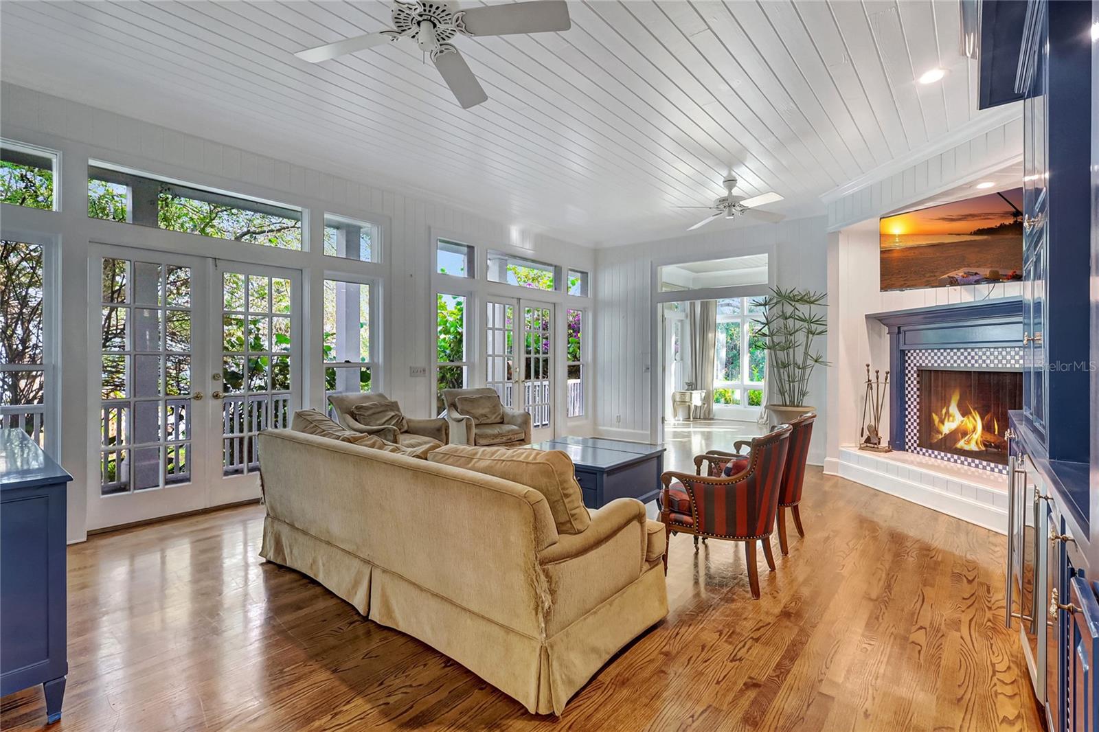 Listing photo id 15 for 6220 Bayshore Boulevard