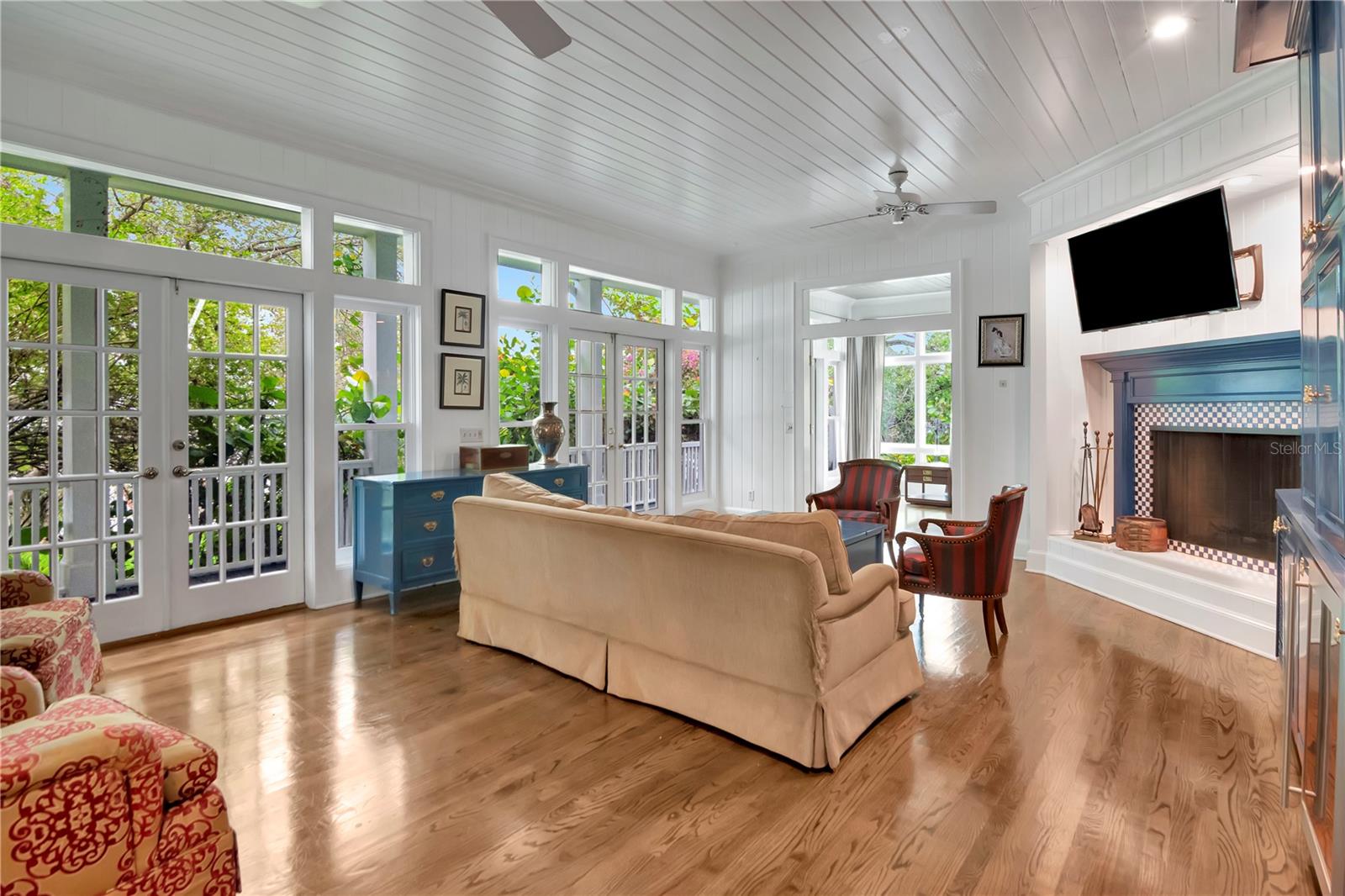 Listing photo id 16 for 6220 Bayshore Boulevard