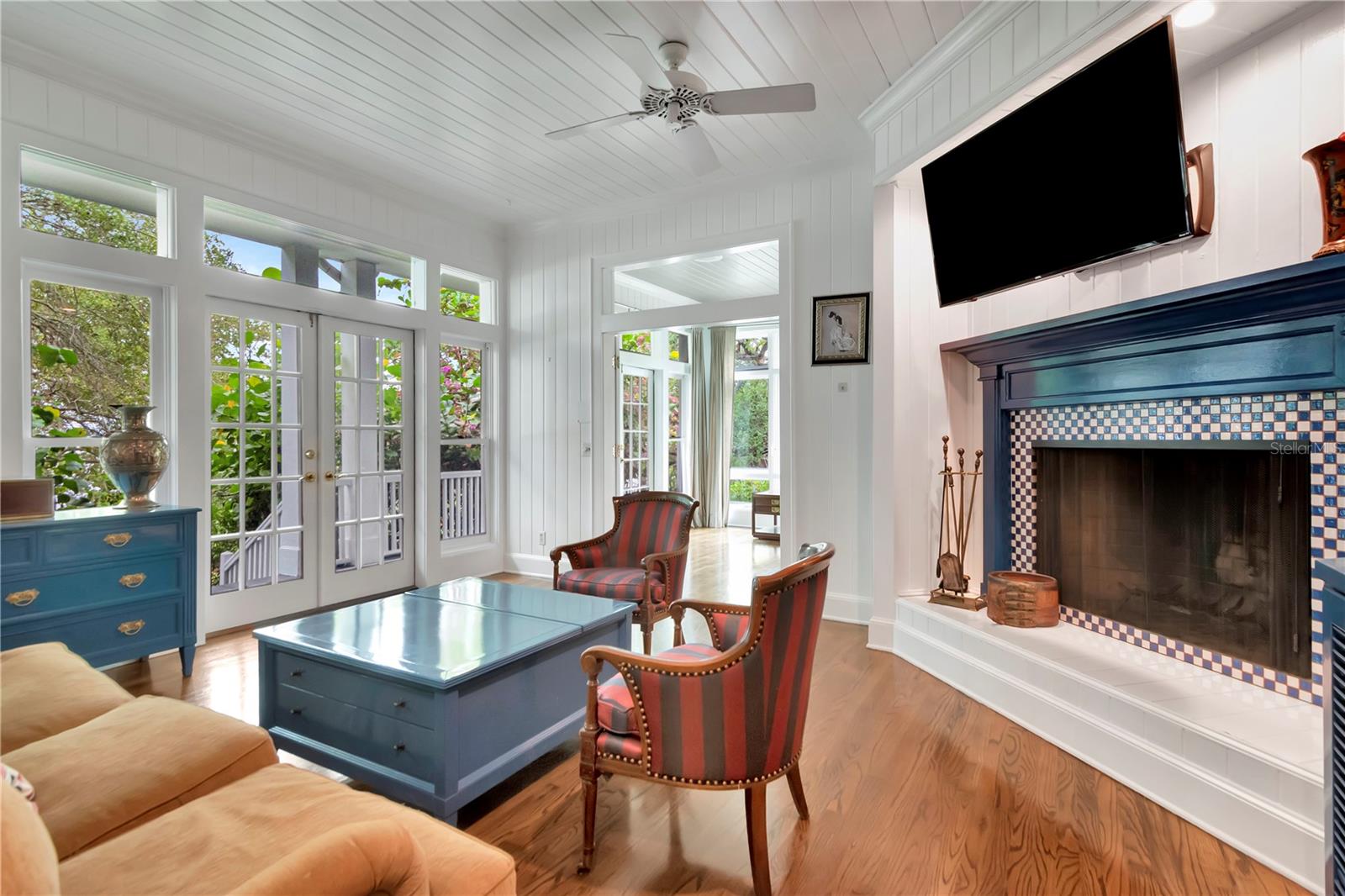 Listing photo id 17 for 6220 Bayshore Boulevard