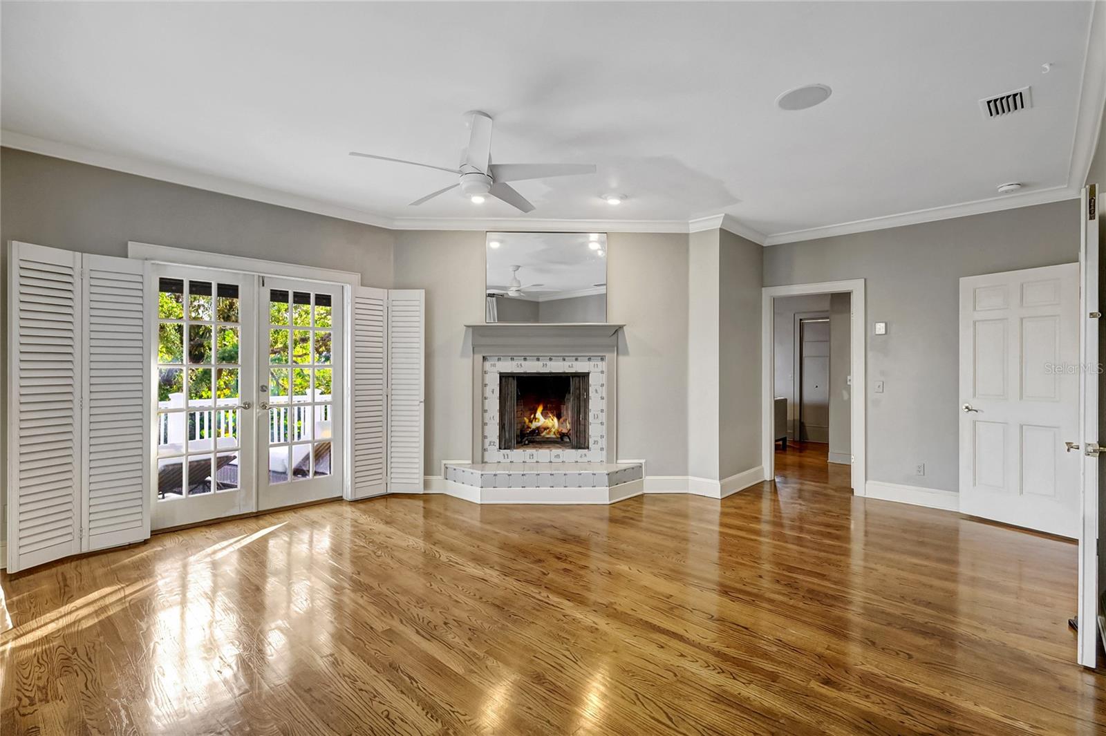 Listing photo id 28 for 6220 Bayshore Boulevard