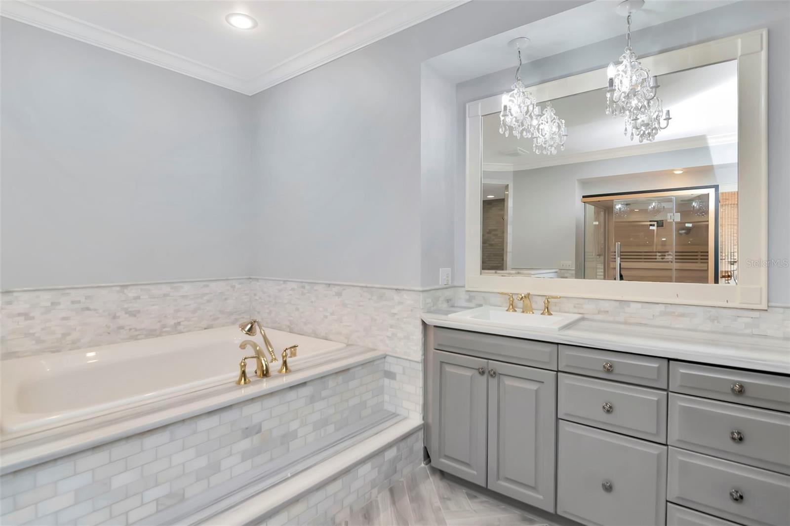 Listing photo id 33 for 6220 Bayshore Boulevard