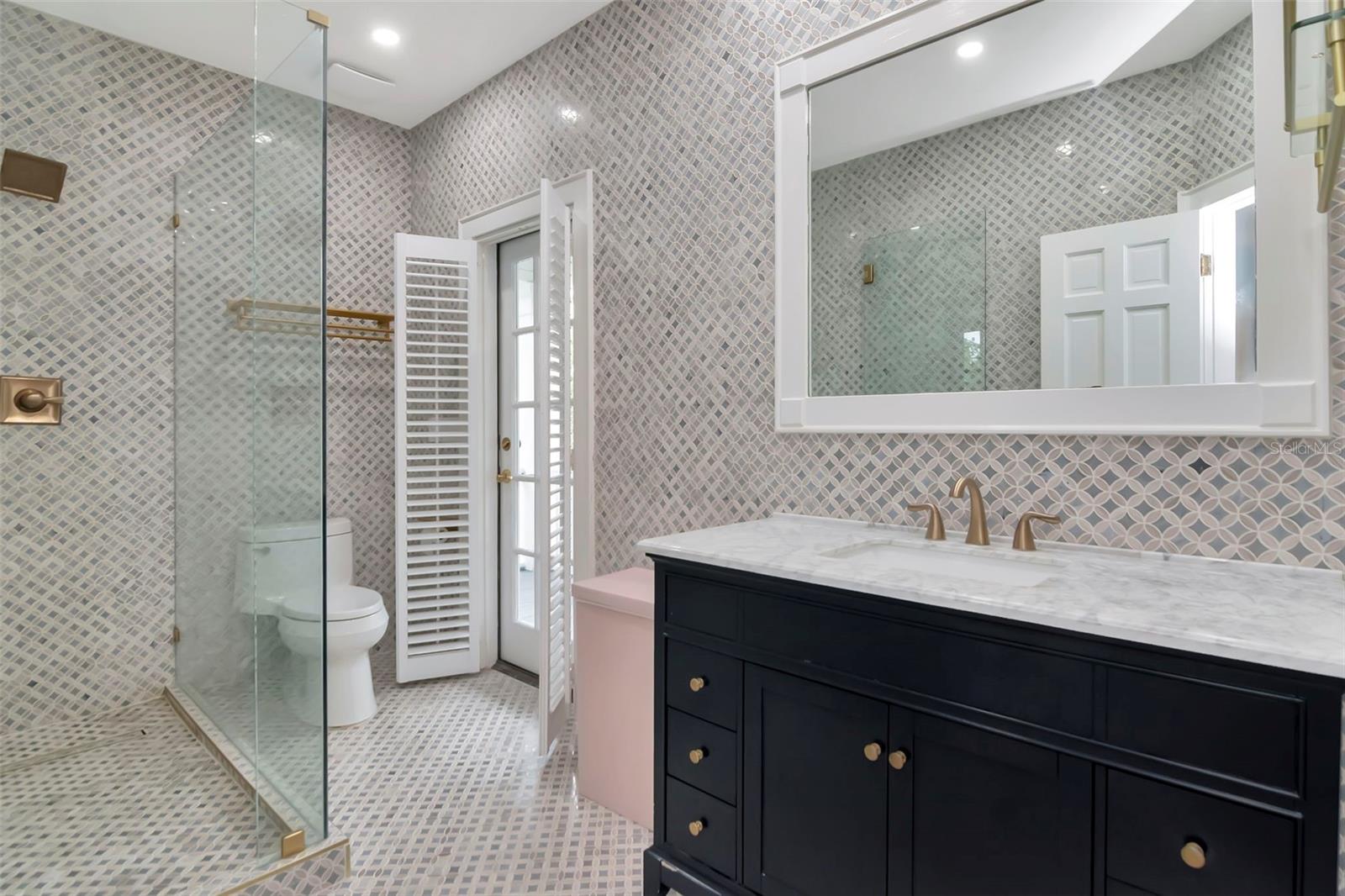 Listing photo id 43 for 6220 Bayshore Boulevard