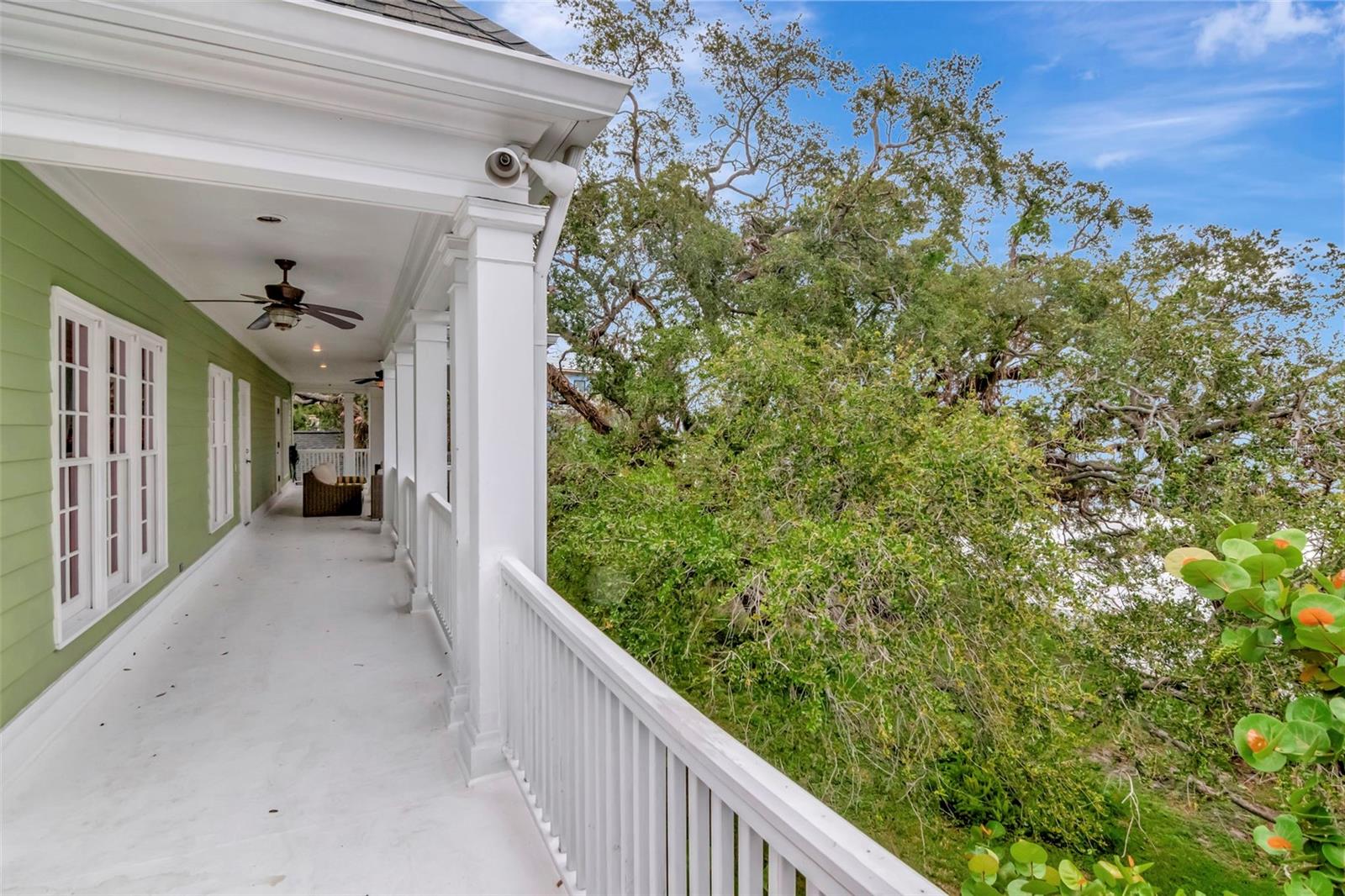 Listing photo id 46 for 6220 Bayshore Boulevard