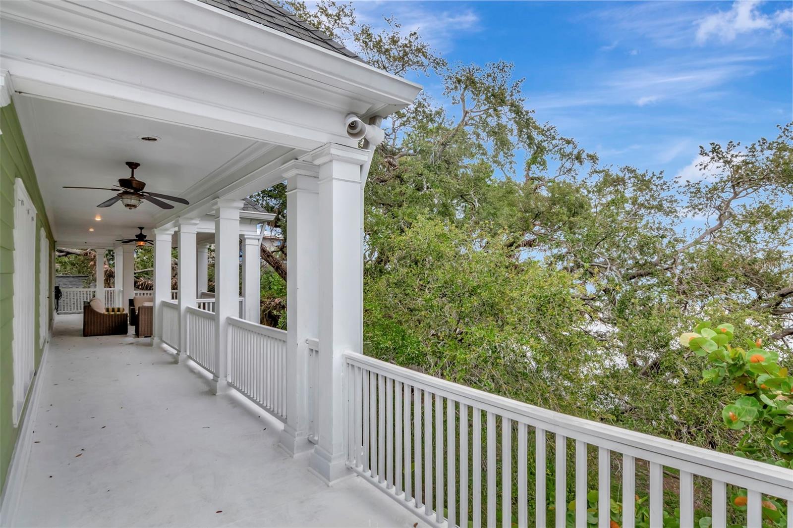 Listing photo id 47 for 6220 Bayshore Boulevard