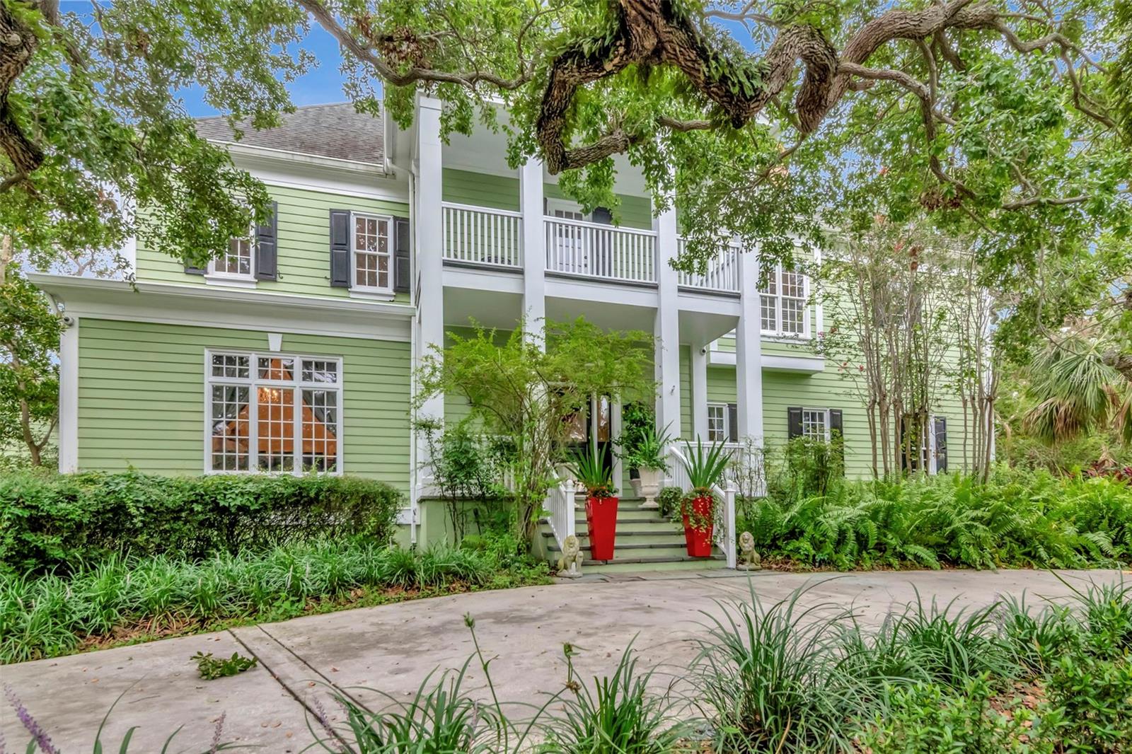 Listing photo id 3 for 6220 Bayshore Boulevard