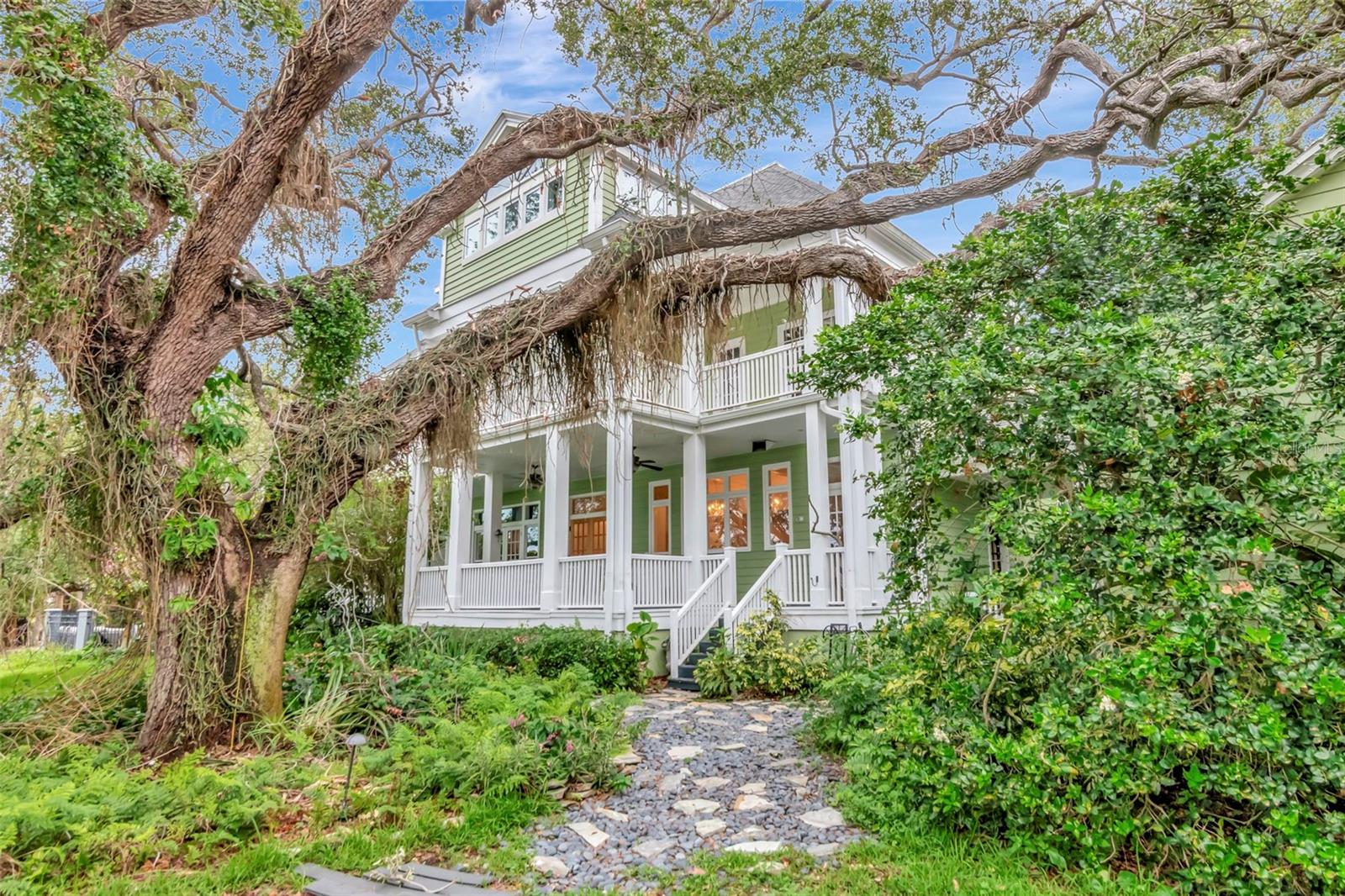 Listing photo id 54 for 6220 Bayshore Boulevard