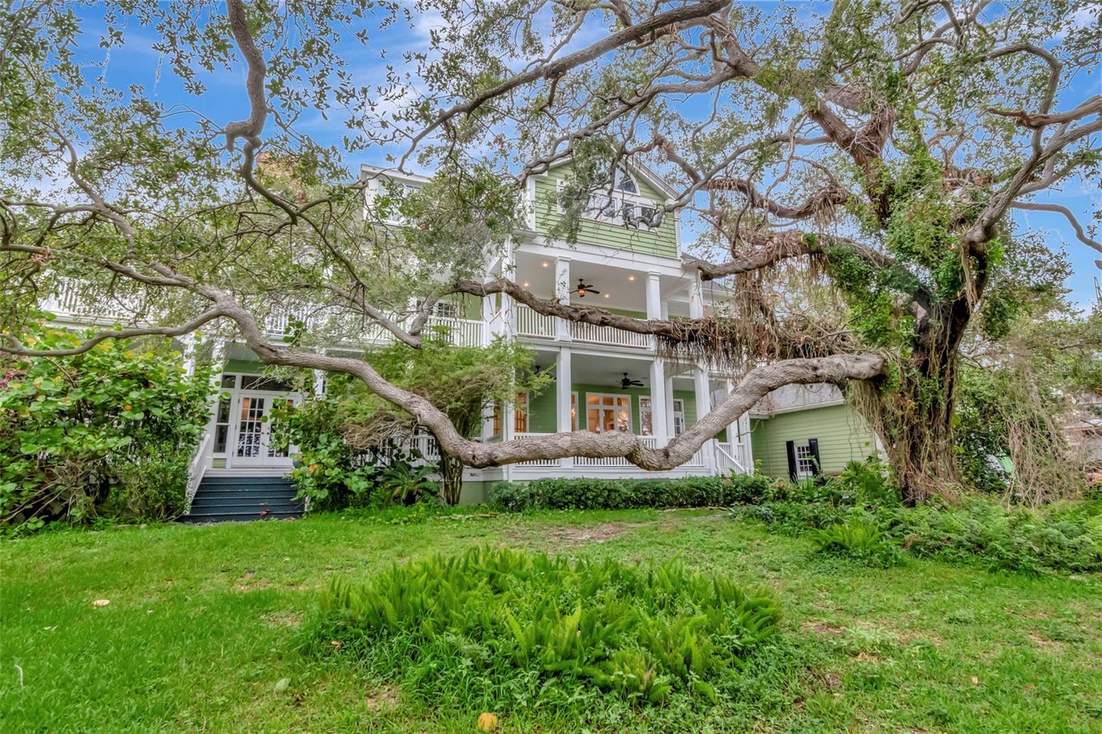 Listing photo id 56 for 6220 Bayshore Boulevard