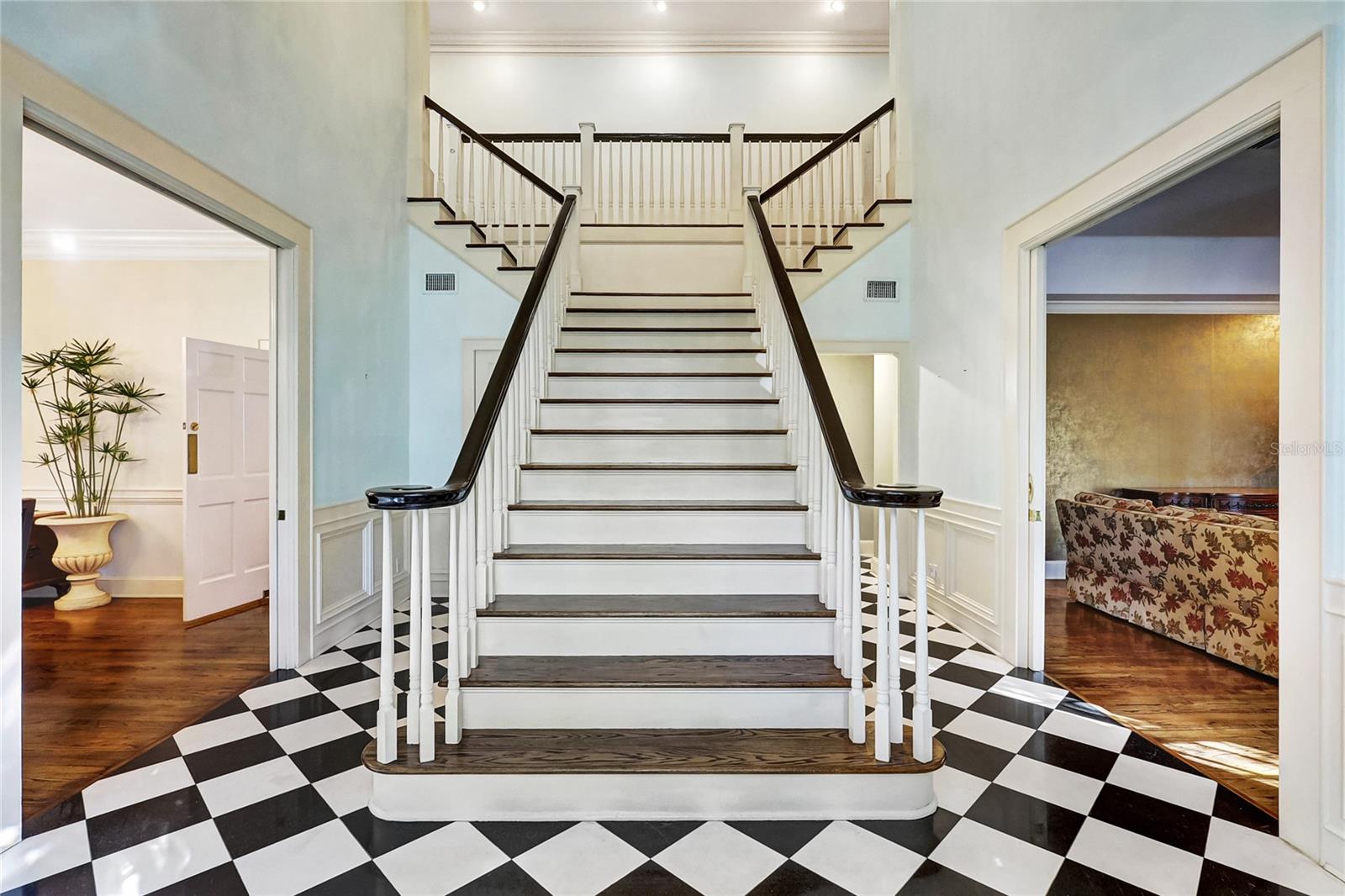 Listing photo id 4 for 6220 Bayshore Boulevard