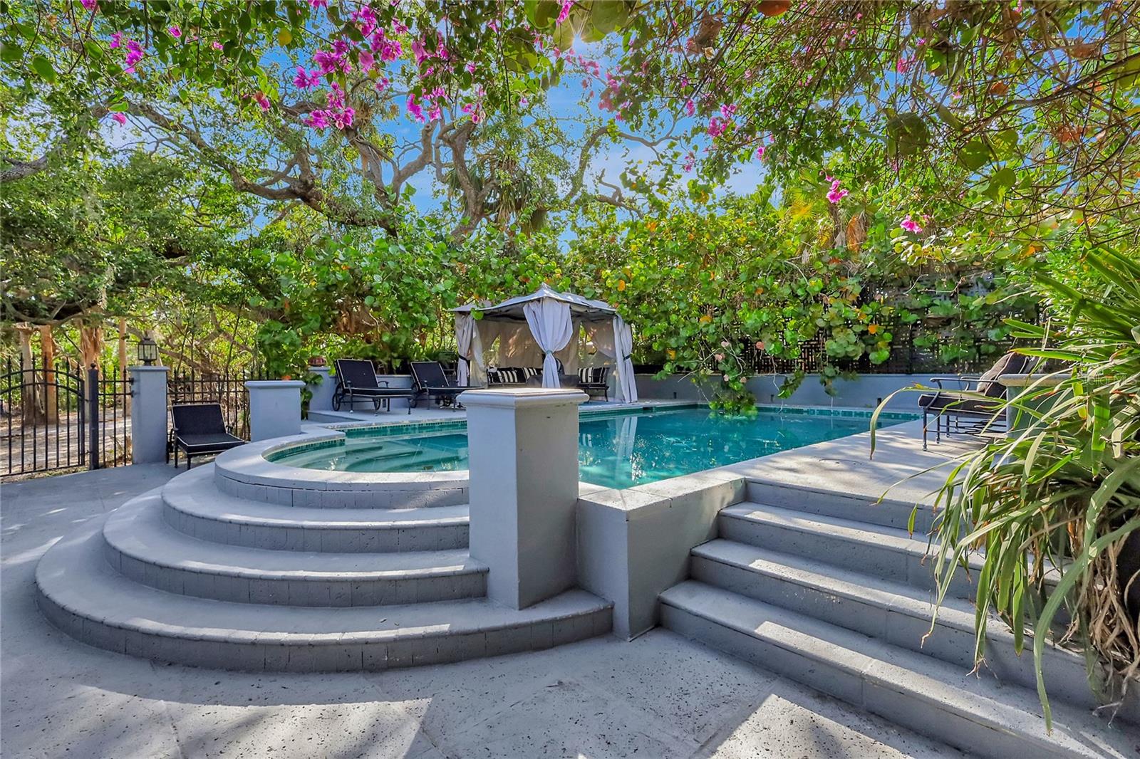 Listing photo id 59 for 6220 Bayshore Boulevard