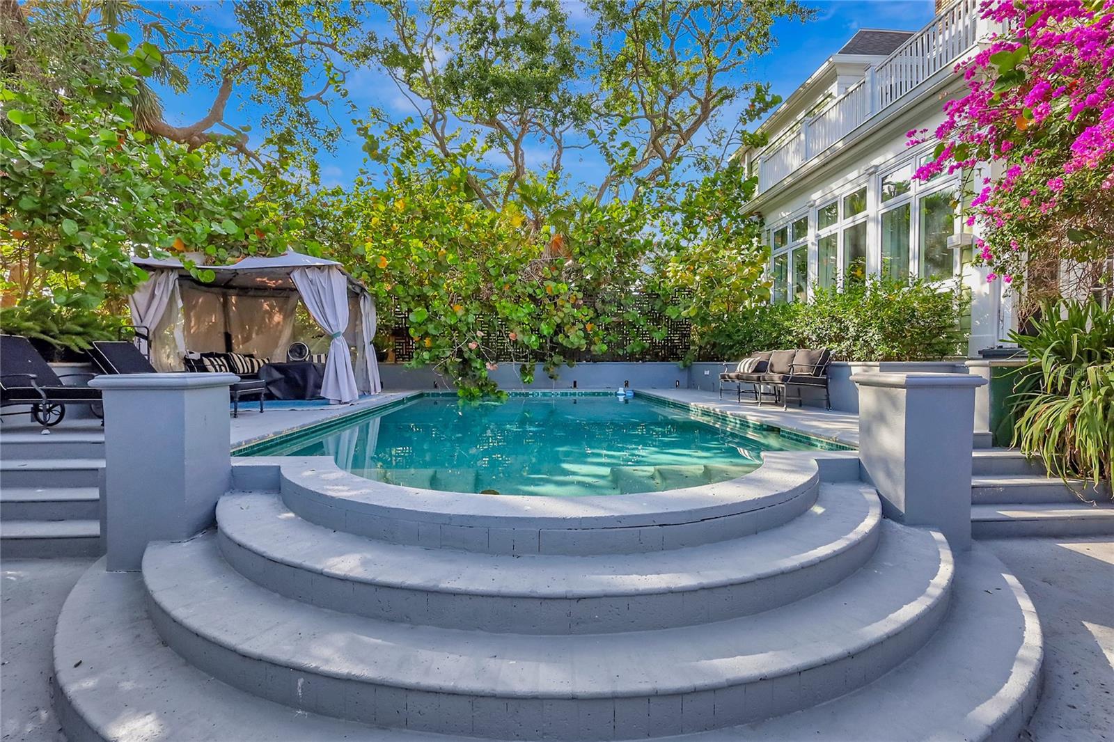 Listing photo id 60 for 6220 Bayshore Boulevard