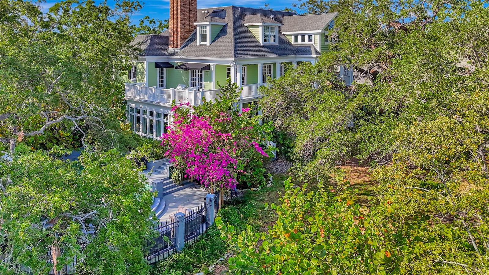 Listing photo id 64 for 6220 Bayshore Boulevard