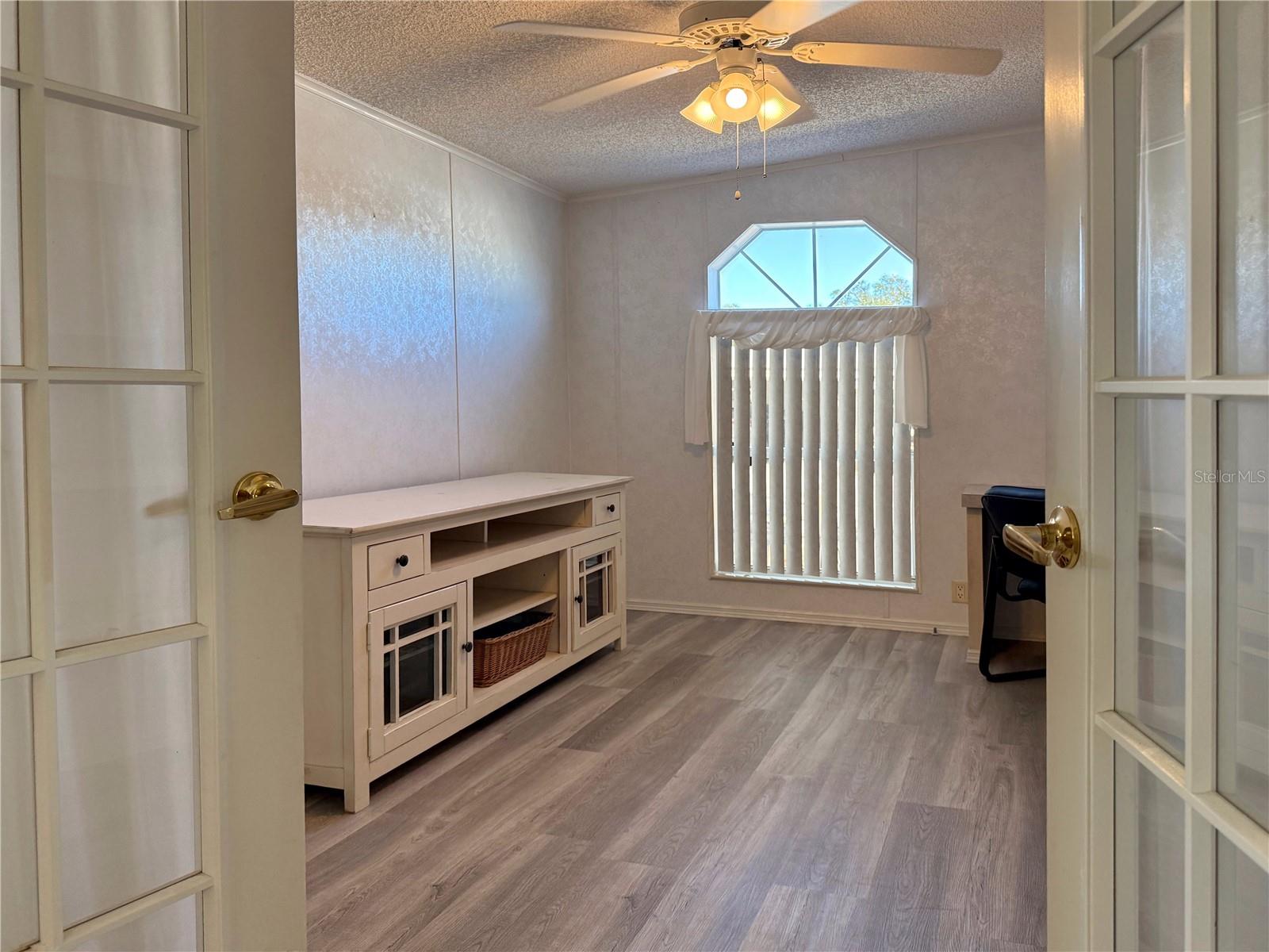 Image 13 of 33 For 209 Saint Thomas Circle