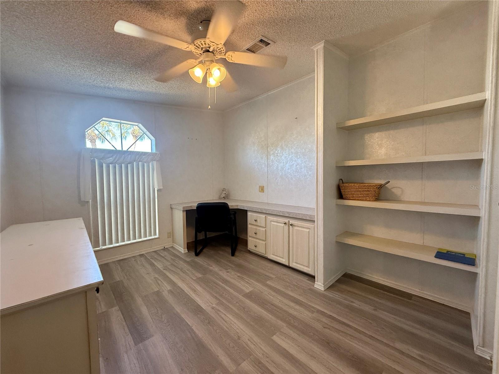 Image 14 of 33 For 209 Saint Thomas Circle