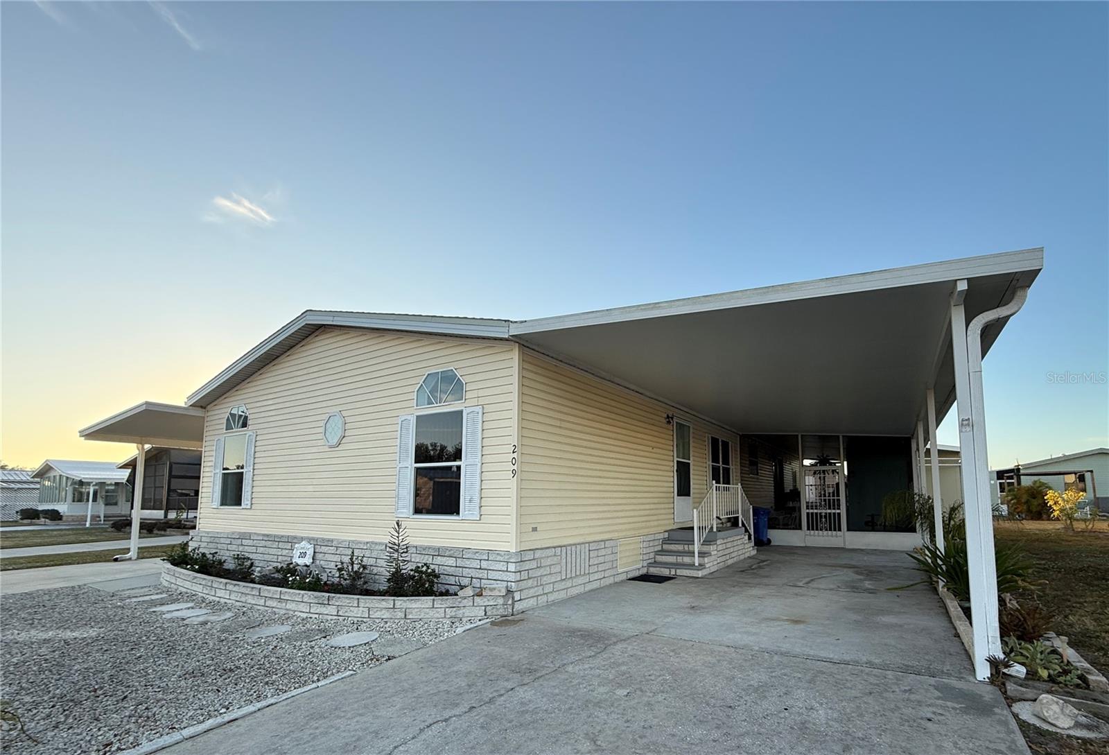 Image 2 of 33 For 209 Saint Thomas Circle