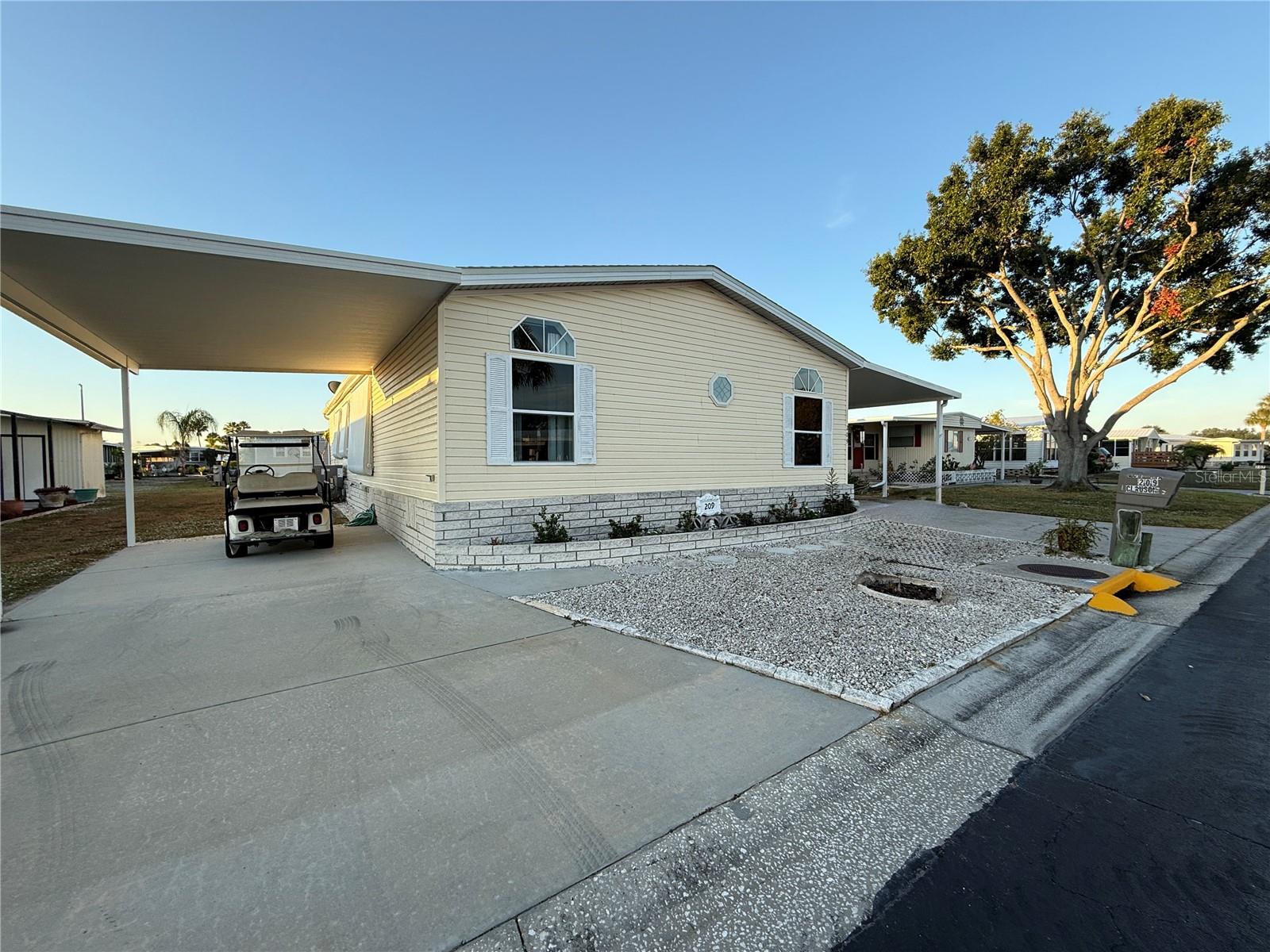 Image 3 of 33 For 209 Saint Thomas Circle