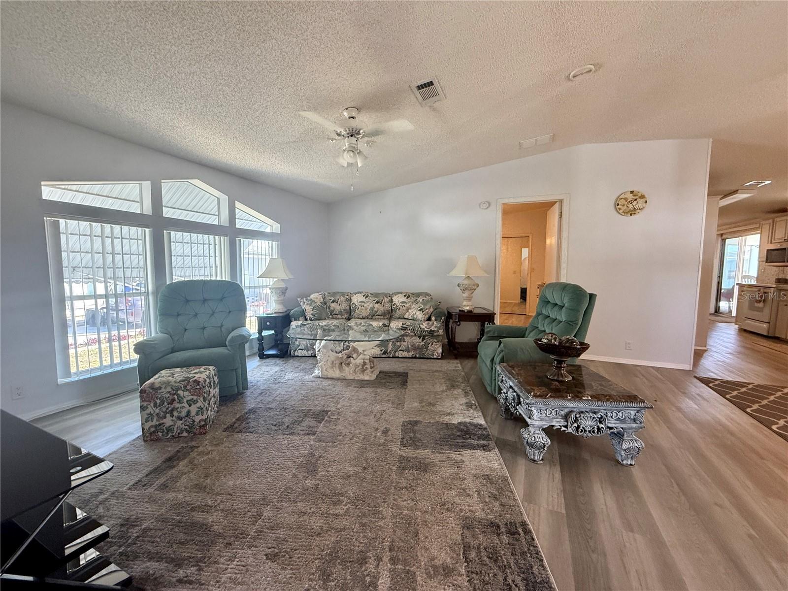 Image 4 of 33 For 209 Saint Thomas Circle