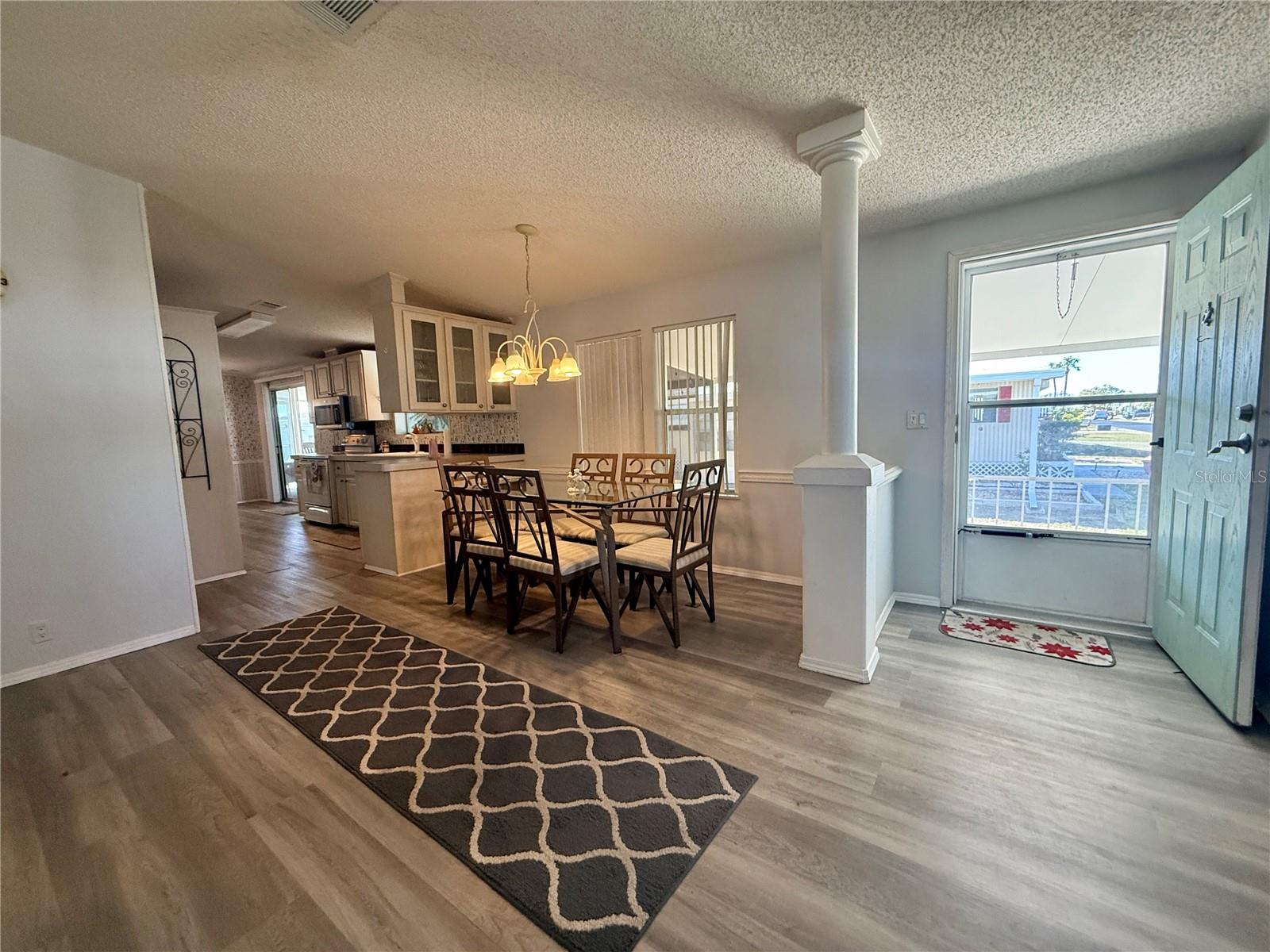 Image 7 of 33 For 209 Saint Thomas Circle