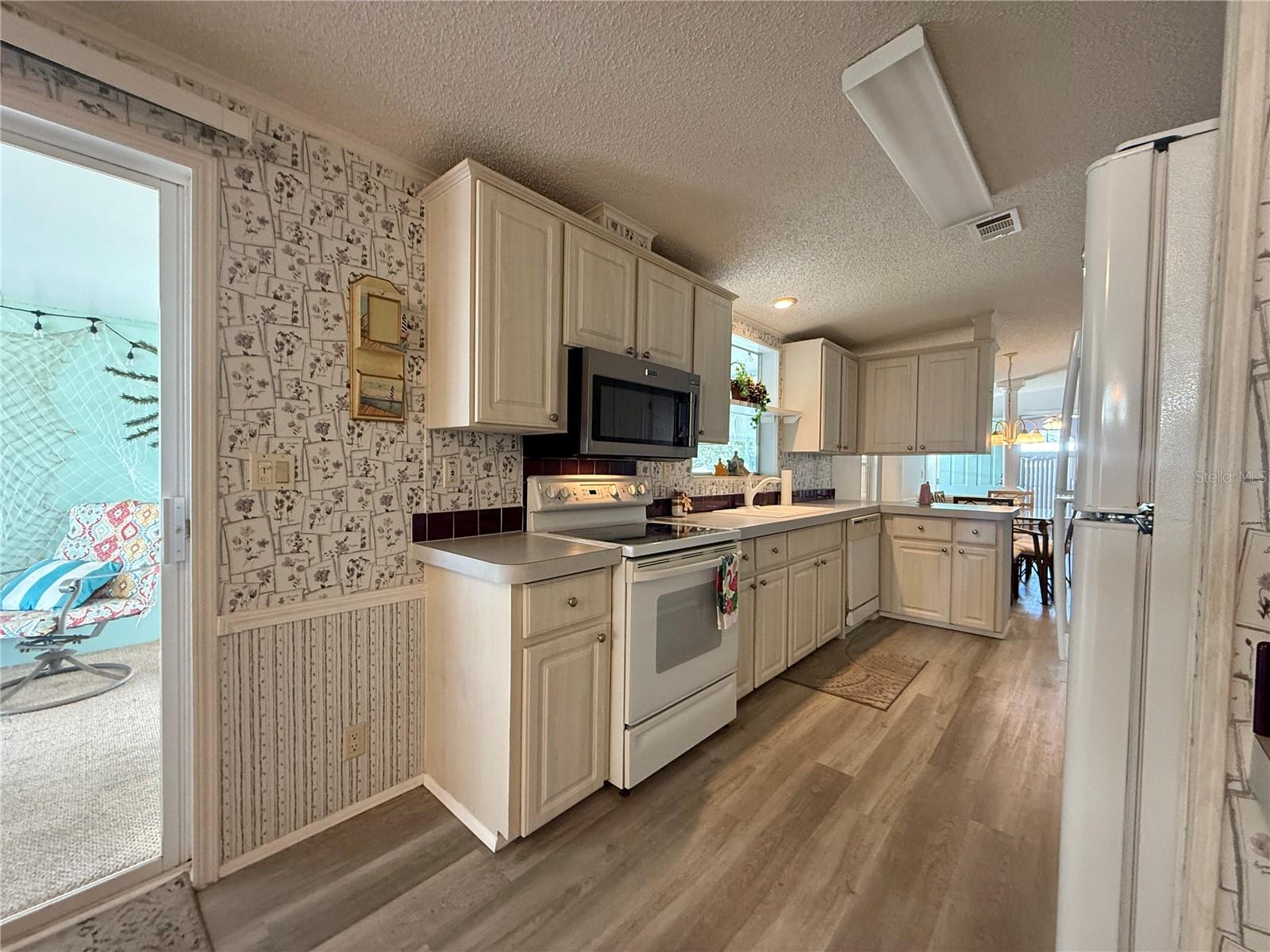 Image 9 of 33 For 209 Saint Thomas Circle