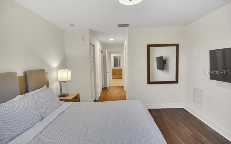 Image 21 of 29 For 24 Avalon Street 305