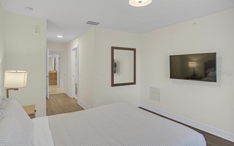 Image 22 of 29 For 24 Avalon Street 305