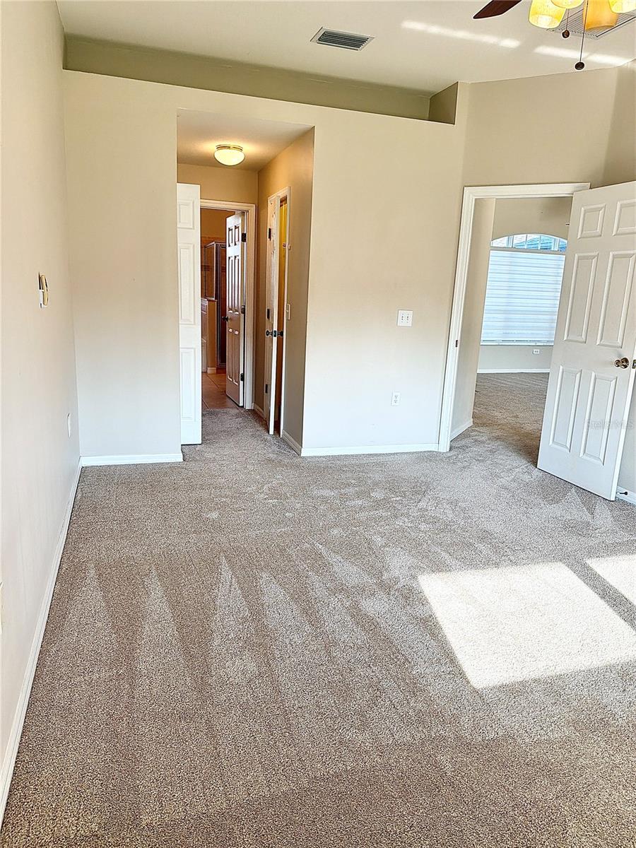 Image 10 of 46 For 31224 Crestmont Court