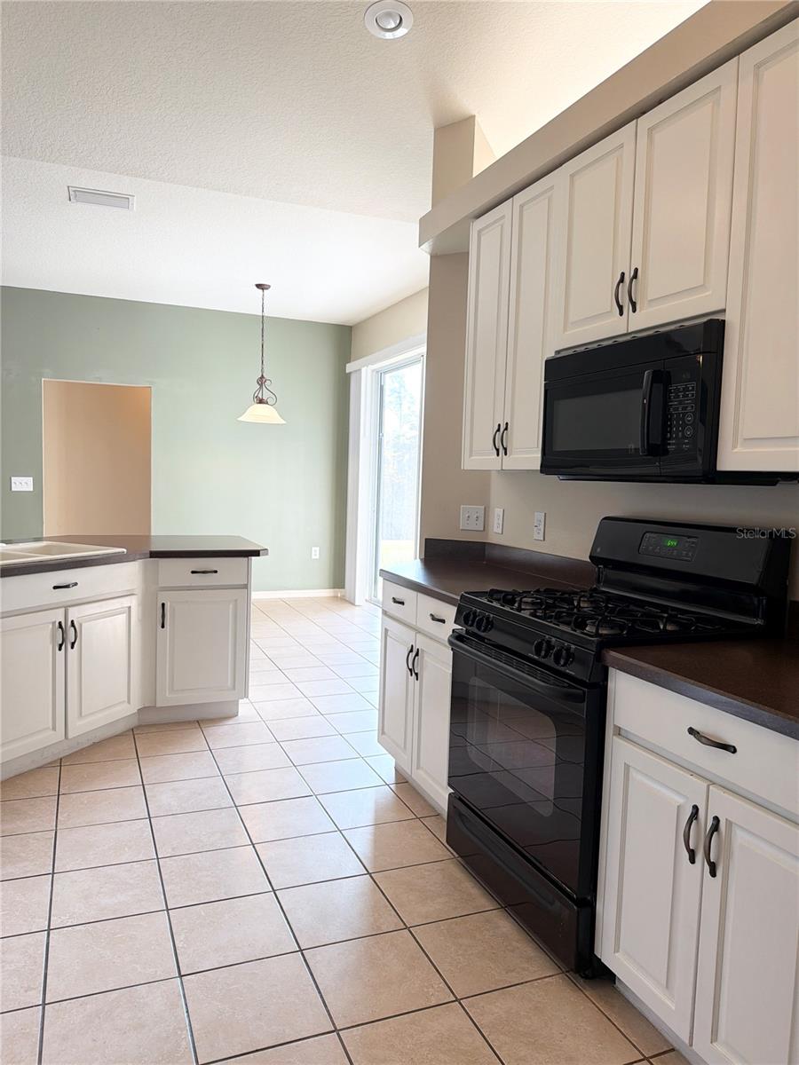 Image 5 of 46 For 31224 Crestmont Court