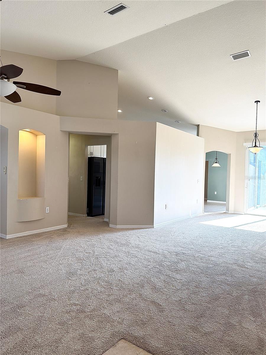 Image 8 of 46 For 31224 Crestmont Court