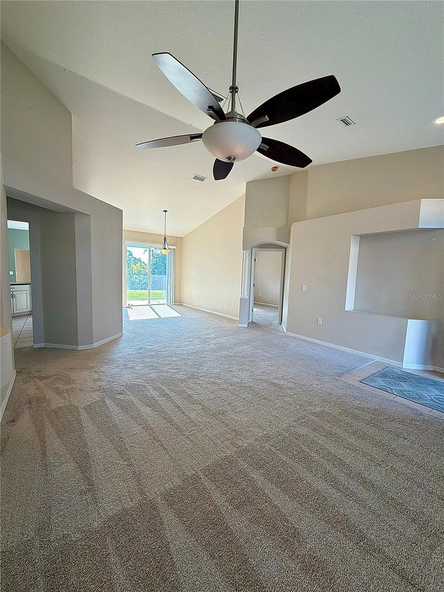 Image 9 of 46 For 31224 Crestmont Court