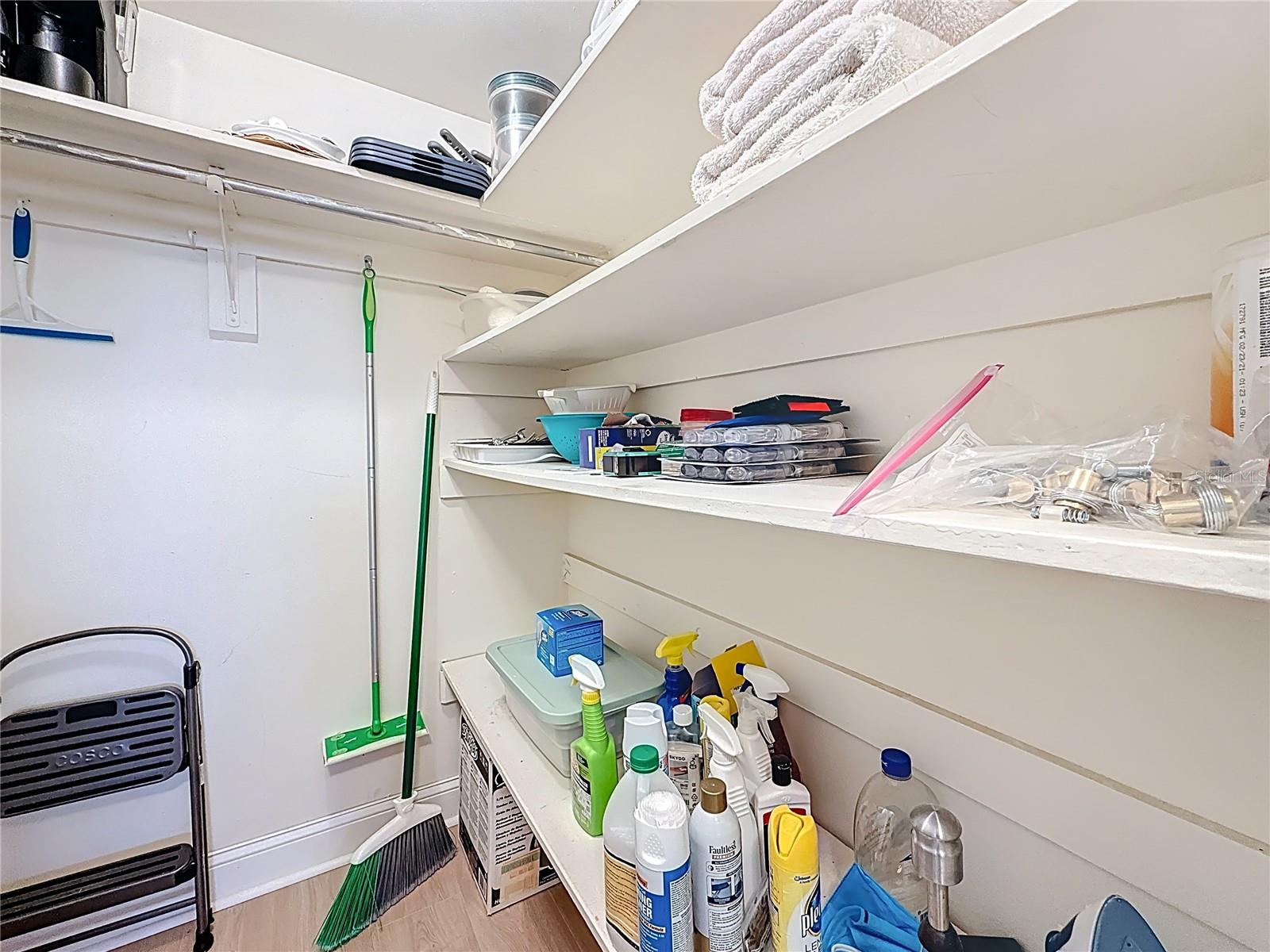 Image 37 of 77 For 4725 Cove Circle 810