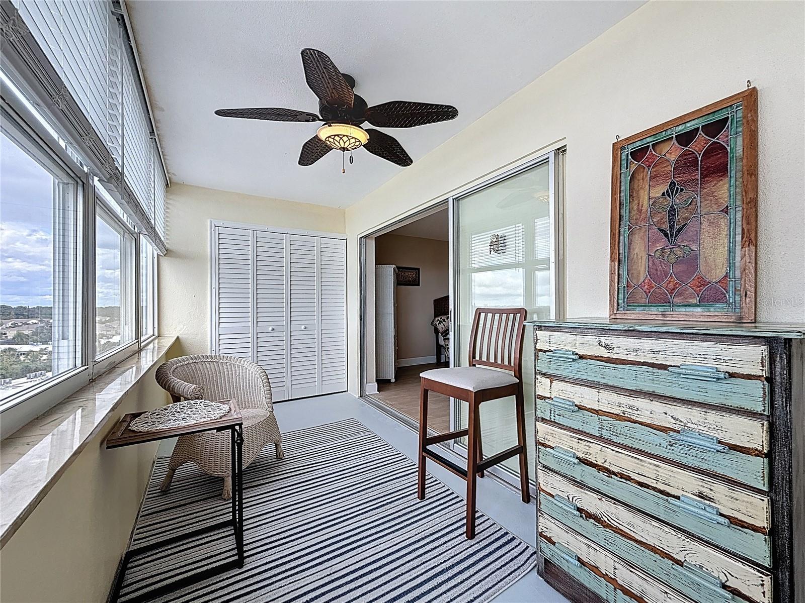 Image 47 of 77 For 4725 Cove Circle 810