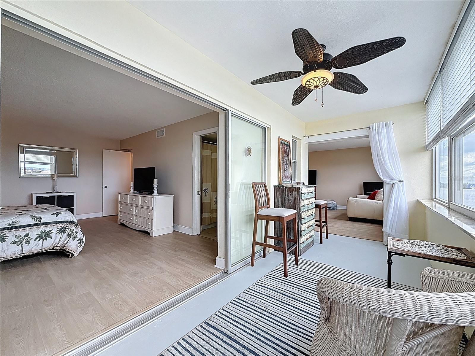 Image 49 of 77 For 4725 Cove Circle 810