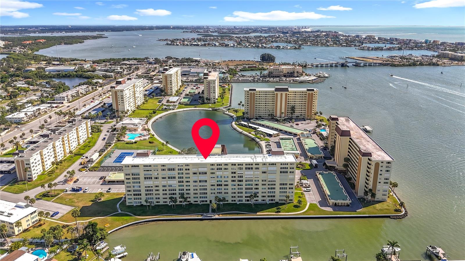 Image 60 of 77 For 4725 Cove Circle 810