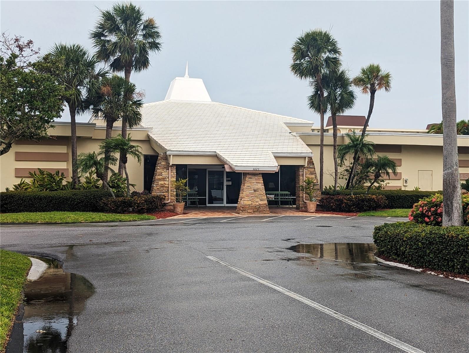 Image 75 of 77 For 4725 Cove Circle 810