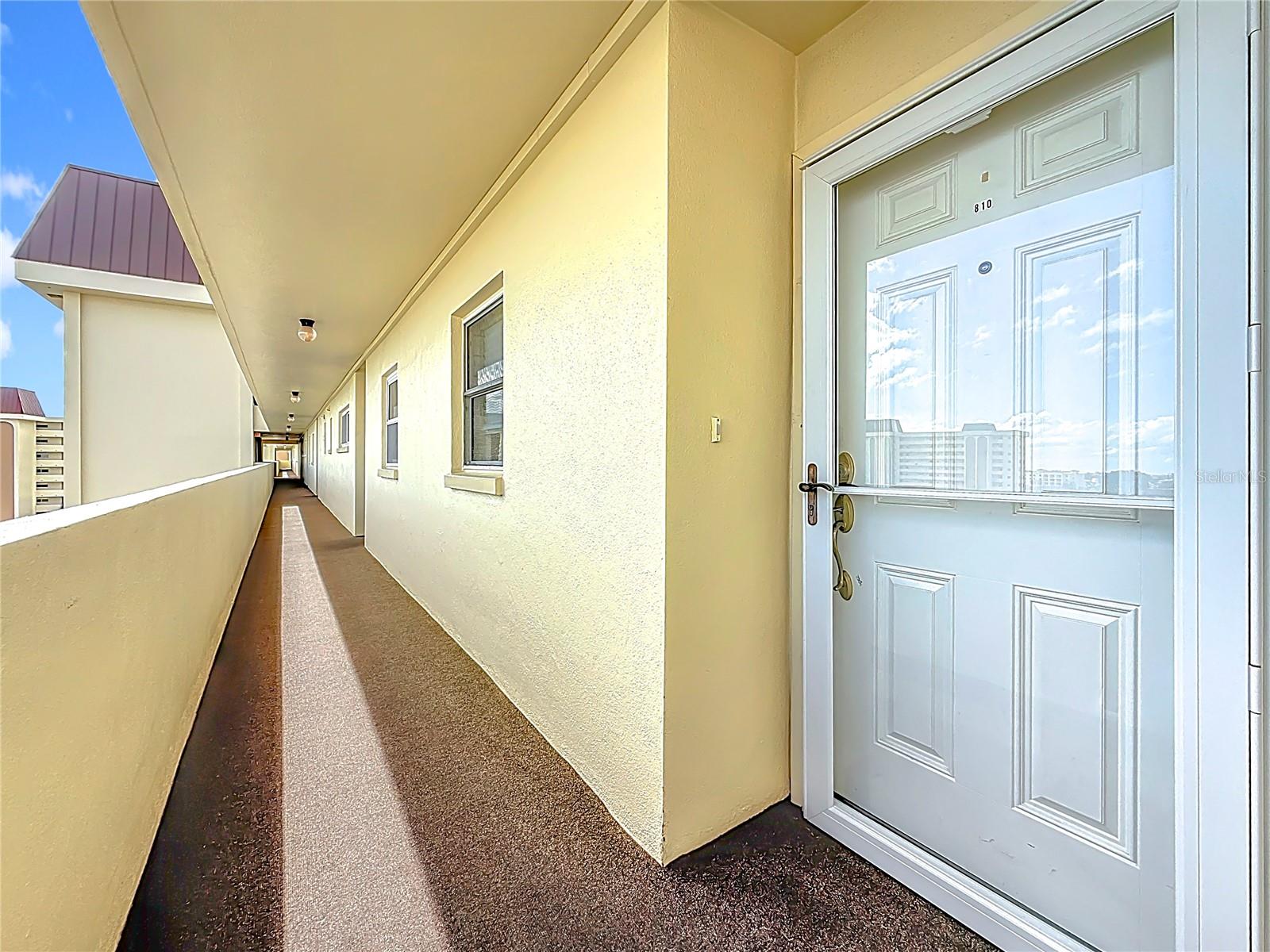 Image 9 of 77 For 4725 Cove Circle 810