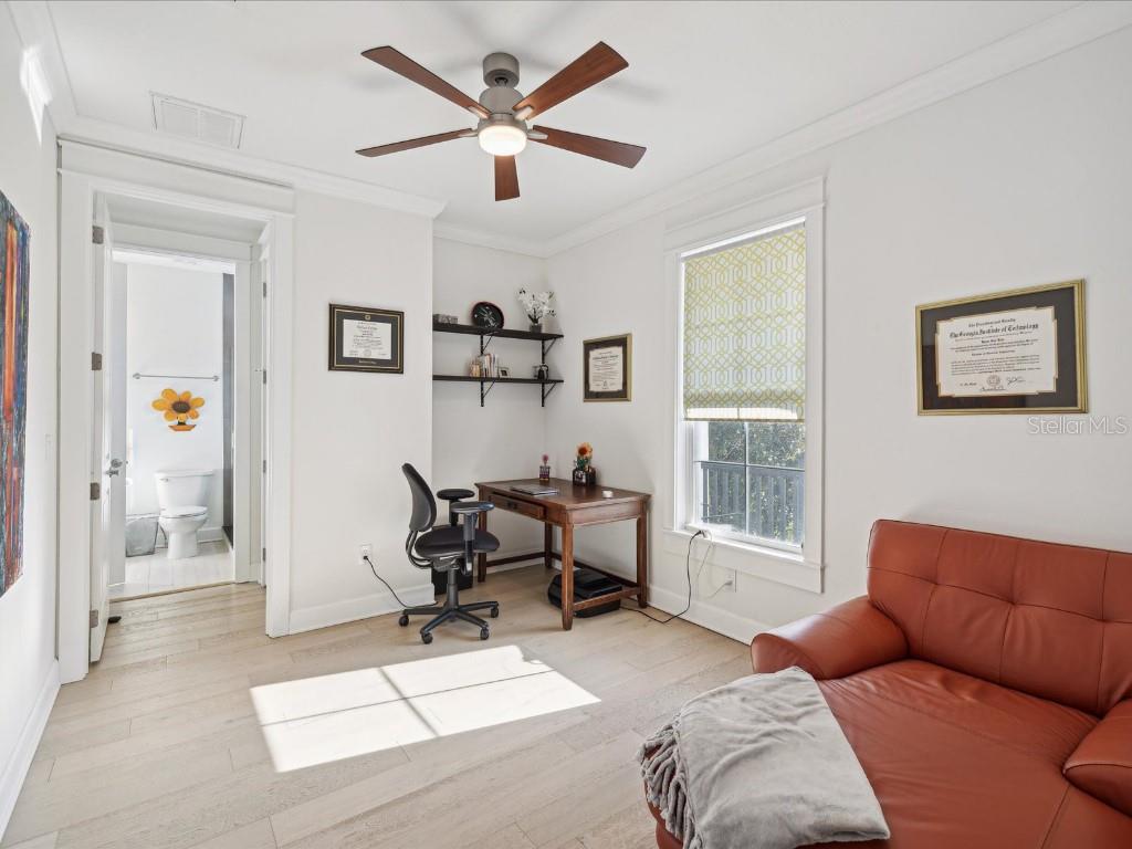 Image 20 of 48 For 4916 3rd Street N