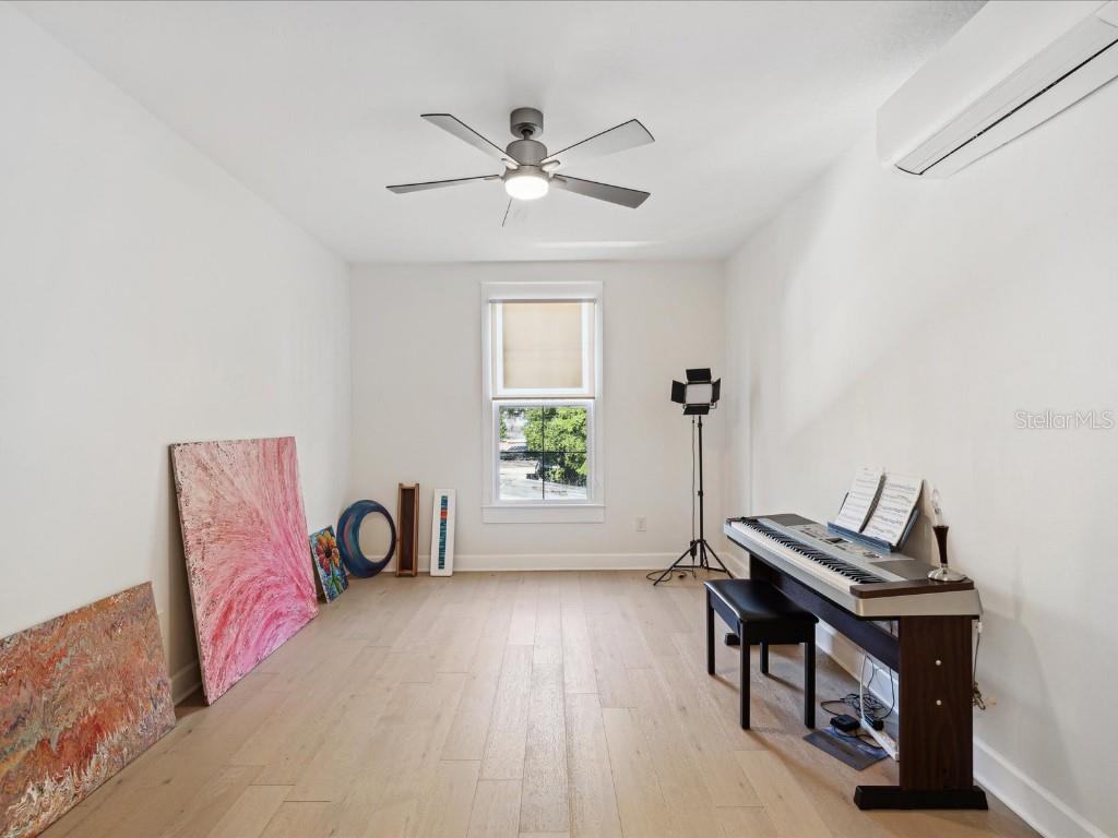 Image 25 of 48 For 4916 3rd Street N