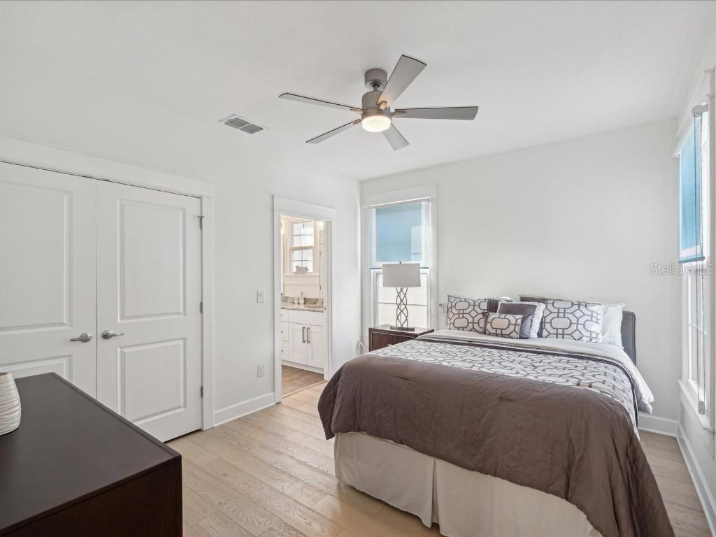 Image 27 of 48 For 4916 3rd Street N