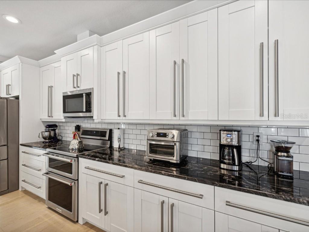 Image 9 of 48 For 4916 3rd Street N